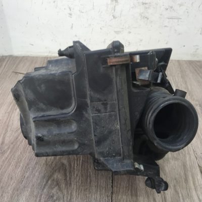 Корпус воздушного фильтра Mazda 5 2006 L823 - изображение 4