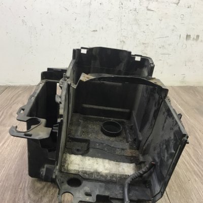 Полка аккумулятора Mazda 5 2006 L823 - изображение 2