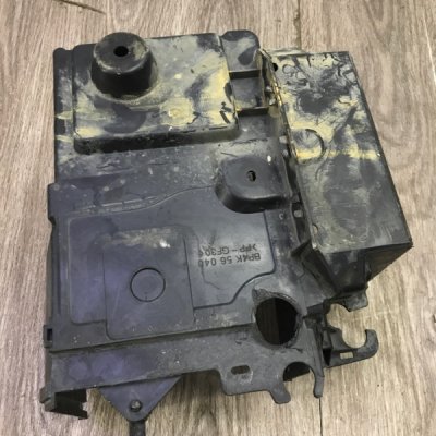 Полка аккумулятора Mazda 5 2006 L823 - изображение 6