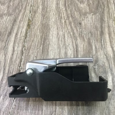 Ручка двери внутренняя Ford Focus 2 2005 хетчбэк 5-ти дв. Перед. Прав. - изображение 4