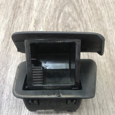Пепельница Land Rover Range Rover 2003 внедорожник Задн. Лев. - изображение 4