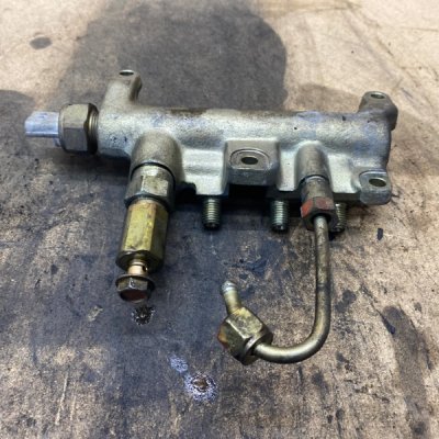 Топливная рампа Saab 9-5 2003 D308L - изображение 3