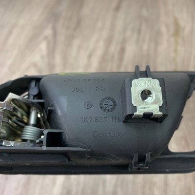 Ручка двери внутренняя Volkswagen Golf 5 2005 хетчбэк 5-ти дв. Перед. Прав. - изображение 5