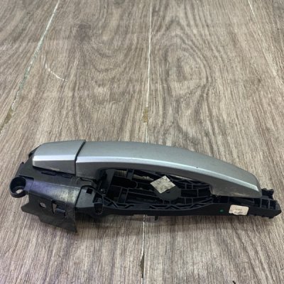 Ручка двери внешняя Opel Astra J 2010 хетчбэк 5-ти дв. Задн. Прав. - изображение 2