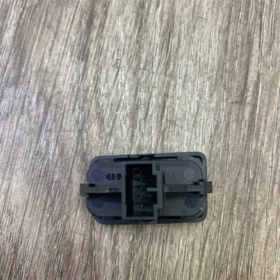 Кнопка центрального замка Volvo V50 2004 Универсал Перед. - изображение 3