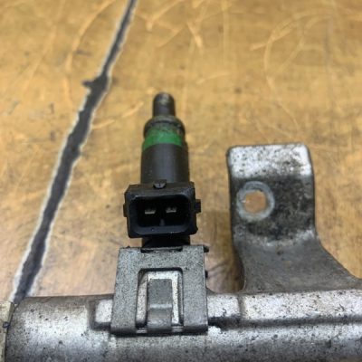 Топливная рампа Ford Fiesta 2003 FXJB - изображение 5