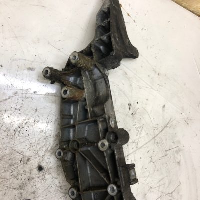Кронштейн генератора Volvo V70 2004 B5204T5 - изображение 2
