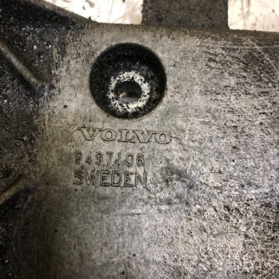 Кронштейн генератора Volvo V70 2004 B5204T5 - изображение 3