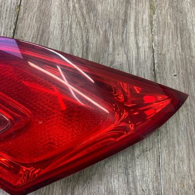 Фонарь крышки багажника Opel Astra J 2010 хетчбэк 5-ти дв., Задн., Прав. - изображение 3