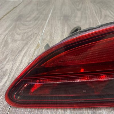 Фонарь крышки багажника Opel Astra J 2012 хетчбэк 3-х дв., Задн., Прав. - изображение 2
