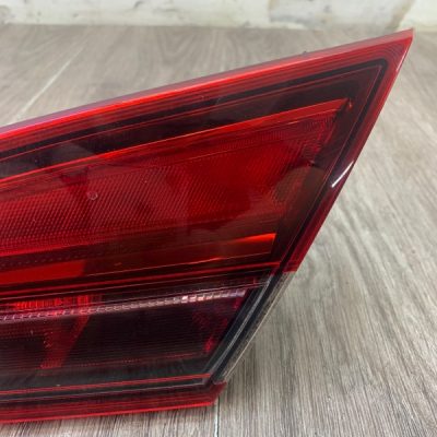 Фонарь крышки багажника Opel Astra J 2012 хетчбэк 3-х дв., Задн., Прав. - изображение 3