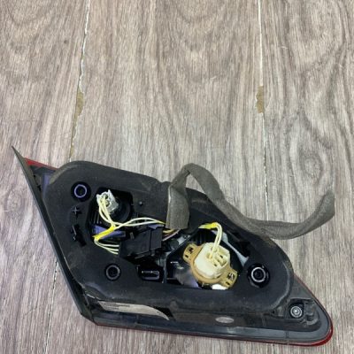 Фонарь крышки багажника Opel Astra J 2012 хетчбэк 3-х дв., Задн., Прав. - изображение 5