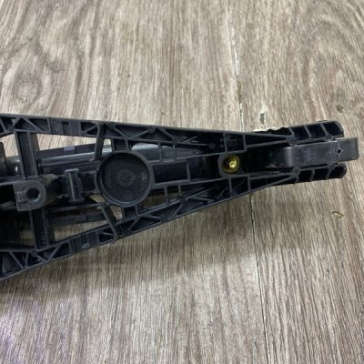 Ручка двери внешняя Opel Astra J 2010 хетчбэк 5-ти дв. Задн. Прав. - изображение 4