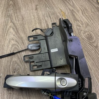 Ручка двери внешняя Ford Fiesta 6 2011 хетчбэк 3-х дв. Перед. Прав. - изображение 4