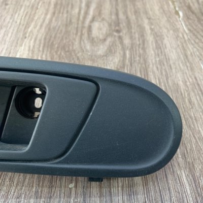 Ручка двери внутренняя Ford Fiesta 5 2011 хетчбэк 3-х дв. Перед. Лев. - изображение 3