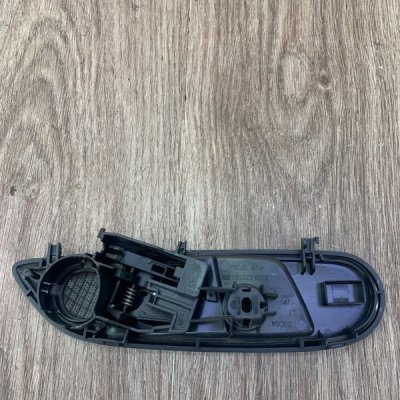 Ручка двери внутренняя Ford Fiesta 5 2011 хетчбэк 3-х дв. Перед. Лев. - изображение 6