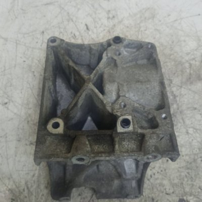 Кронштейн генератора Ford Focus 2 2005 HWDA - изображение 3