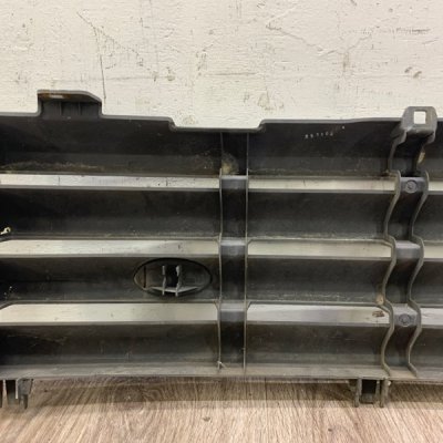 Решетка радиатора Land Rover Range Rover 2003 внедорожник M57D30 Перед. - изображение 2