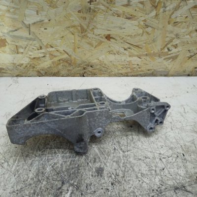 Кронштейн генератора Audi A3 2005 BSE - изображение 2
