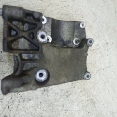Кронштейн кондиционера Ford Focus 2 2008 SHDA - изображение 4