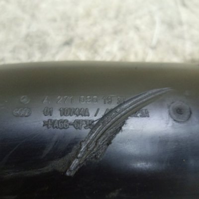 Патрубок интеркулера Mercedes-Benz C-Class 2006 W203 M271.921 - изображение 2