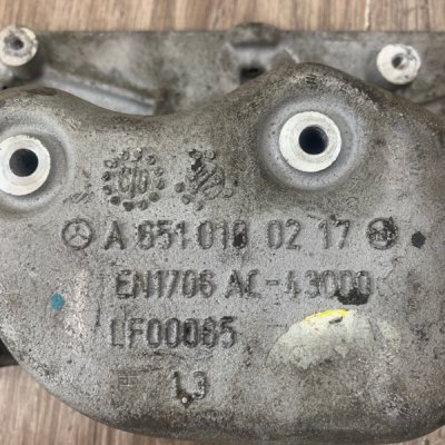 Крышка головки блока цилиндров Mercedes-Benz Sprinter 2010 906 OM651DE22LA Задн. - изображение 2