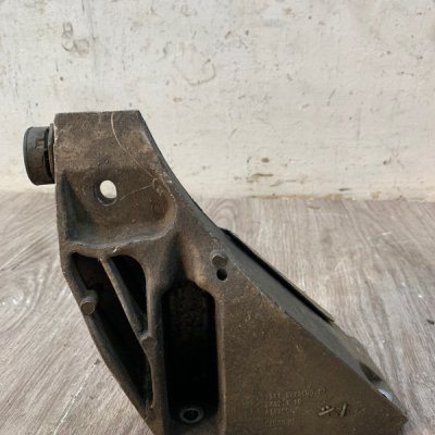 Кронштейн двигателя BMW X5 E53 2008 E70 M57D30TU2 Перед. Прав. - изображение 4