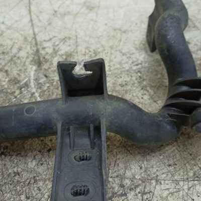 Патрубок системы охлаждения двигателя Peugeot 207 2007 KFU(ET3J4) - изображение 3