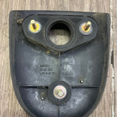 Корпус замка крышки багажника Opel Corsa B 1998 хетчбэк 5-ти дв. - изображение 3