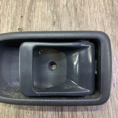 Ручка двери внутренняя Daihatsu Terios 2003 внедорожник, Перед., Прав. - изображение 2