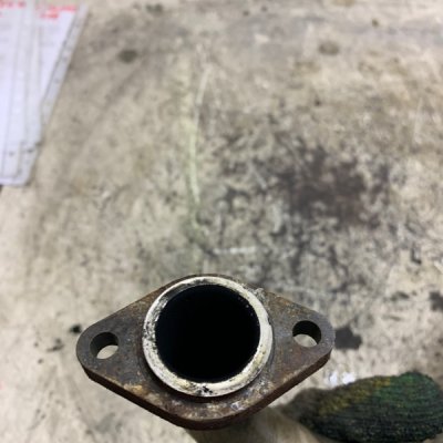 Патрубок EGR Volvo C30 2007 D4204T - изображение 3