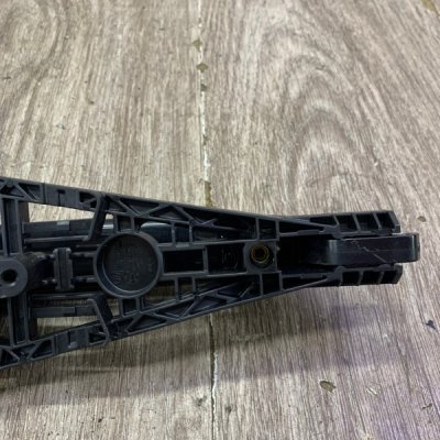 Ручка двери внешняя Opel Astra J 2015 универсал Задн. Прав. - изображение 6