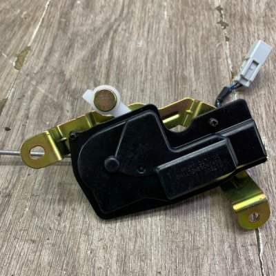 Активатор замка крышки багажника Honda CR-V 2002 внедорожник Задн. - изображение 6