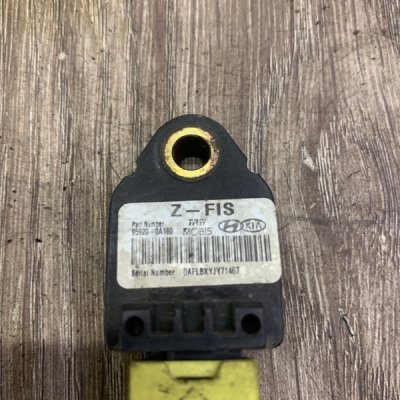 Датчик airbag Hyundai I30 2010 универсал D4FB - изображение 2