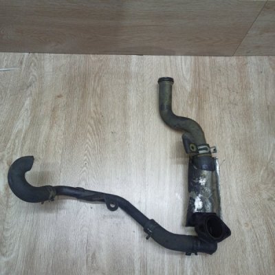 Патрубок системы охлаждения двигателя Peugeot 307 2002 универсал RHY(DW10TD) - изображение 8