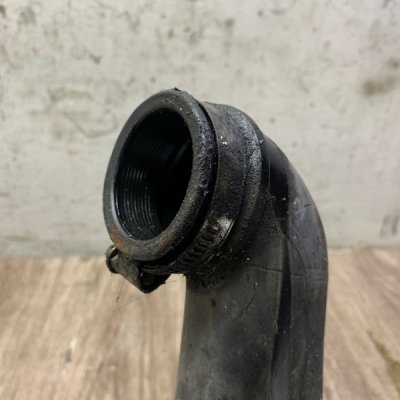 Патрубок интеркулера Opel Astra H 2008 Z17DTH - изображение 3