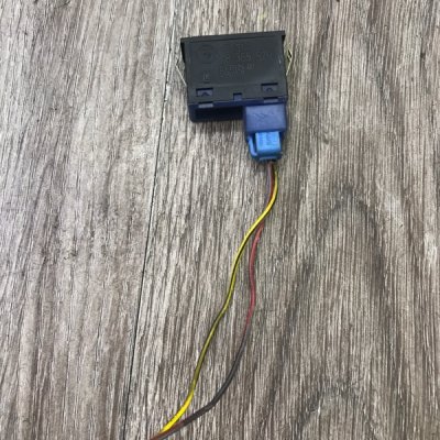Кнопка открывания багажника BMW X5 E53 2002 внедорожник Задн. - изображение 2