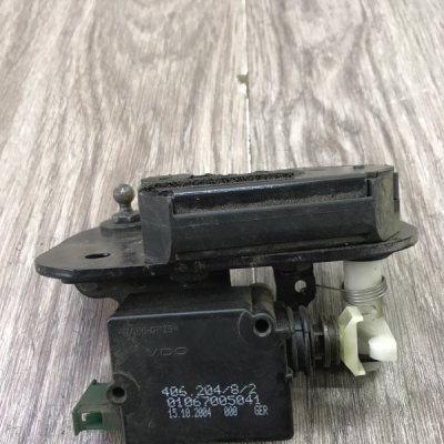 Замок крышки багажника Land Rover Discovery 3 2004 внедорожник Задн. Лев. - изображение 9