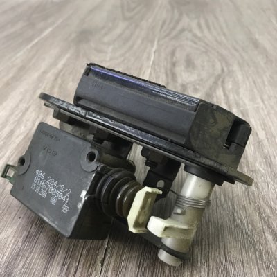 Замок крышки багажника Land Rover Discovery 3 2004 внедорожник Задн. Лев. - изображение 3