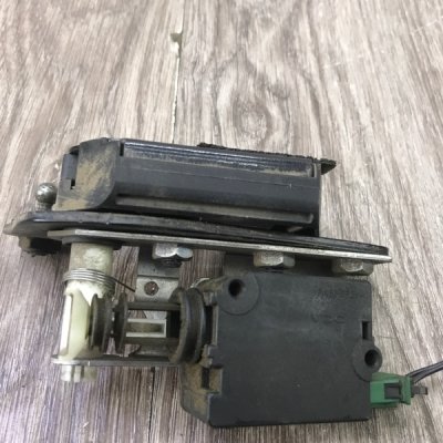 Замок крышки багажника Land Rover Discovery 3 2004 внедорожник Задн. Прав. - изображение 7