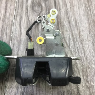 Замок крышки багажника Chevrolet Aveo 2009 хетчбэк-5ти дв. Задн. - изображение 2