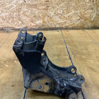 Кронштейн кондиционера Peugeot 406 2002 RHY(DW10TD) - изображение 5