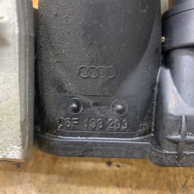 Топливная рампа Volkswagen Golf 5 2004 AXW - изображение 2