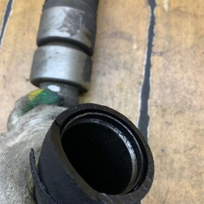 Патрубок интеркулера Volvo C30 2007 D4204T - изображение 3