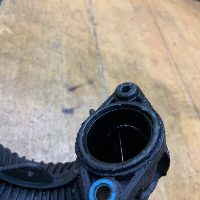 Патрубок интеркулера Volvo C30 2007 D4204T - изображение 3