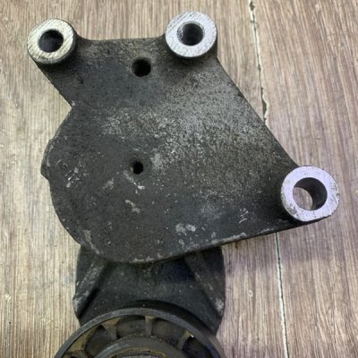 Натяжитель ремня генератора Peugeot 207 2007 9HZ(DV6TED4) - изображение 6