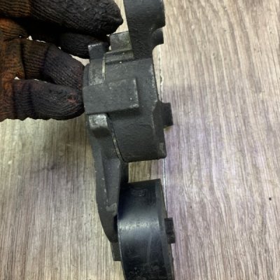 Натяжитель ремня генератора Peugeot 207 2007 9HZ(DV6TED4) - изображение 3