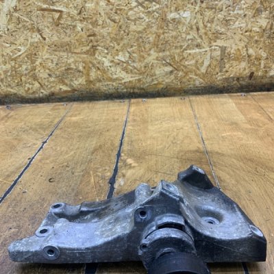 Кронштейн генератора Audi A2 2003 BAD - изображение 4