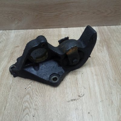 Кронштейн промежуточного вала Peugeot 307 2002 универсал RHY(DW10TD) - изображение 4