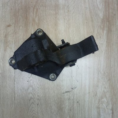 Кронштейн промежуточного вала Peugeot 307 2002 универсал RHY(DW10TD) - изображение 5